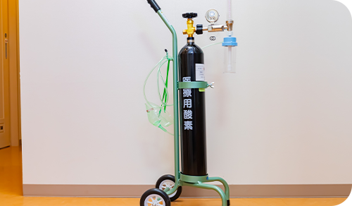 酸素ボンベ